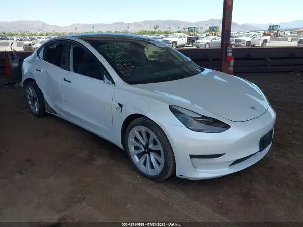 5YJ3E1EAXNF144766 2022 TESLA MODEL 3 - Image 1