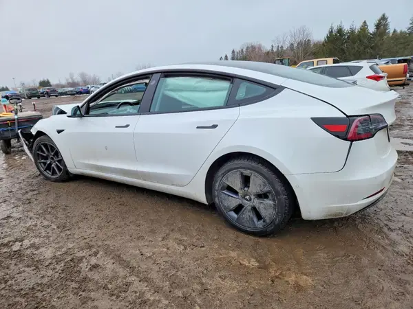 5YJ3E1EAXNF162250 2022 TESLA MODEL 3 - Image 2