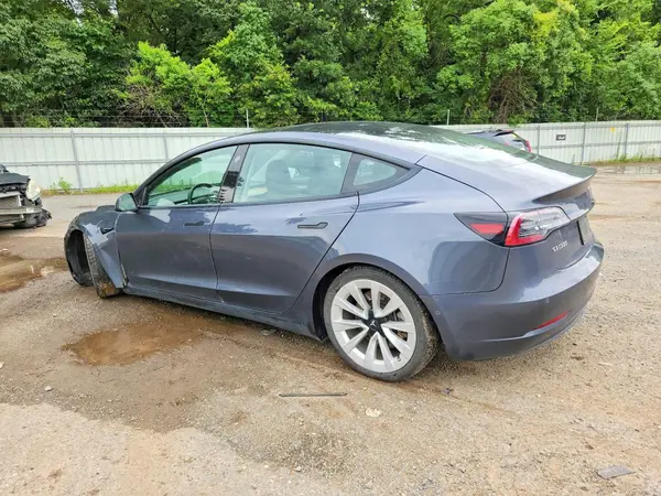5YJ3E1EAXNF185219 2022 TESLA MODEL 3 - Image 2