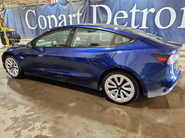 5YJ3E1EAXNF186869 2022 TESLA MODEL 3 - Image 2