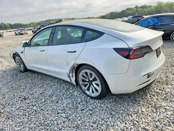 5YJ3E1EAXNF188086 2022 TESLA MODEL 3 - Image 2