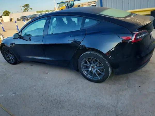 5YJ3E1EAXNF190078 2022 TESLA MODEL 3 - Image 2