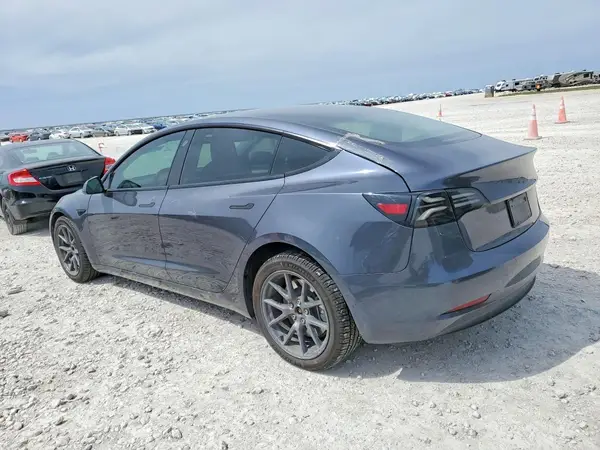 5YJ3E1EAXNF190632 2022 TESLA MODEL 3 - Image 2