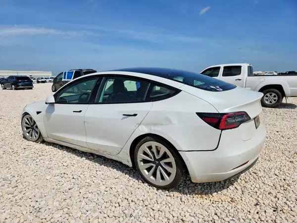 5YJ3E1EAXNF208773 2022 TESLA MODEL 3 - Image 2