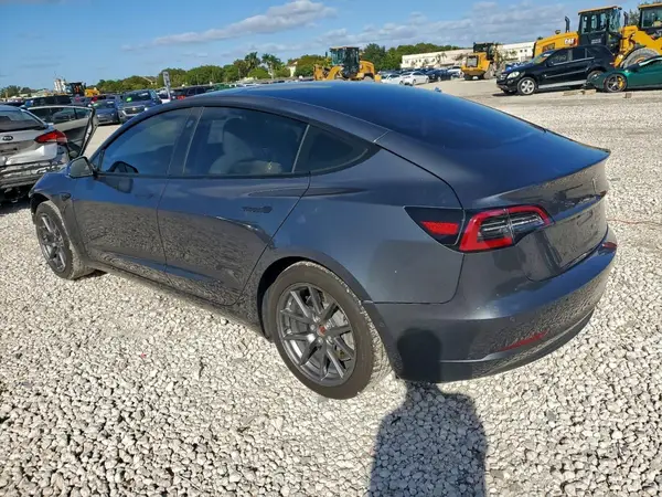 5YJ3E1EAXNF241532 2022 TESLA MODEL 3 - Image 2