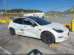 5YJ3E1EAXNF245676 2022 TESLA MODEL 3
