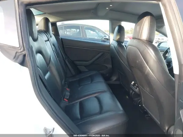 5YJ3E1EAXNF256970 2022 TESLA MODEL 3 - Image 8