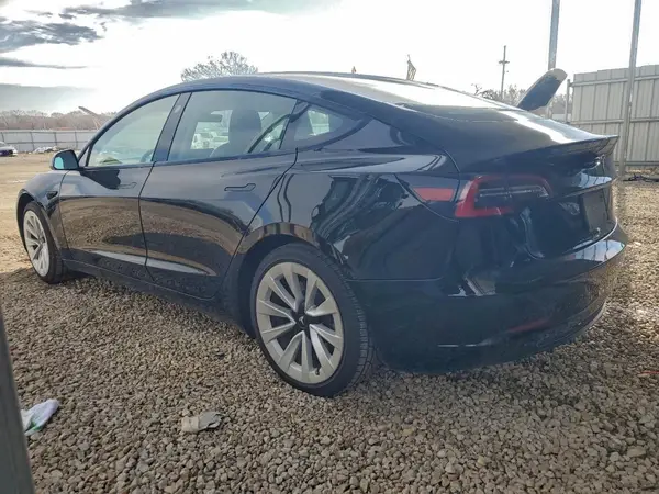 5YJ3E1EAXNF285658 2022 TESLA MODEL 3 - Image 2