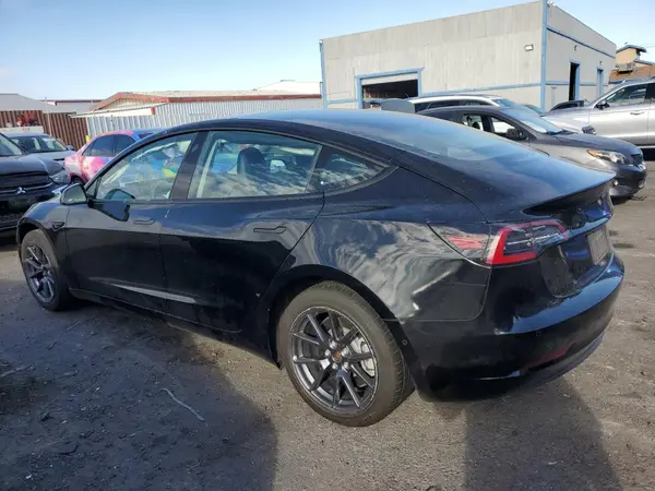 5YJ3E1EAXNF287121 2022 TESLA MODEL 3 - Image 2