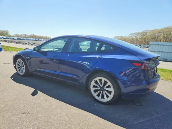 5YJ3E1EAXNF287393 2022 TESLA MODEL 3 - Image 2