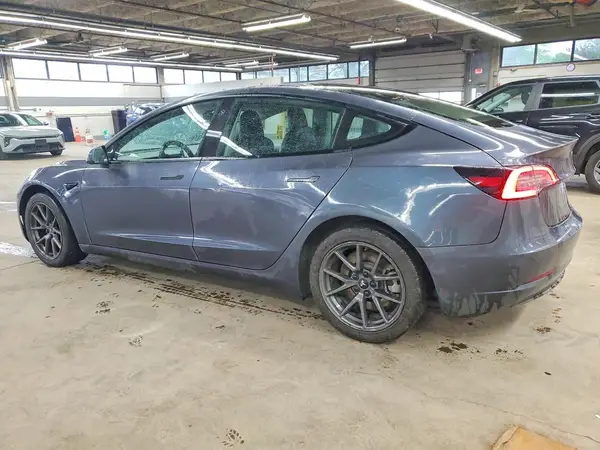 5YJ3E1EAXNF288432 2022 TESLA MODEL 3 - Image 2