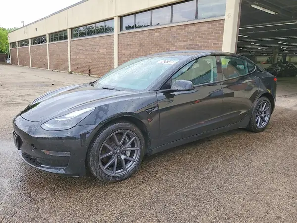 5YJ3E1EAXNF288821 2022 TESLA MODEL 3 - Image 1