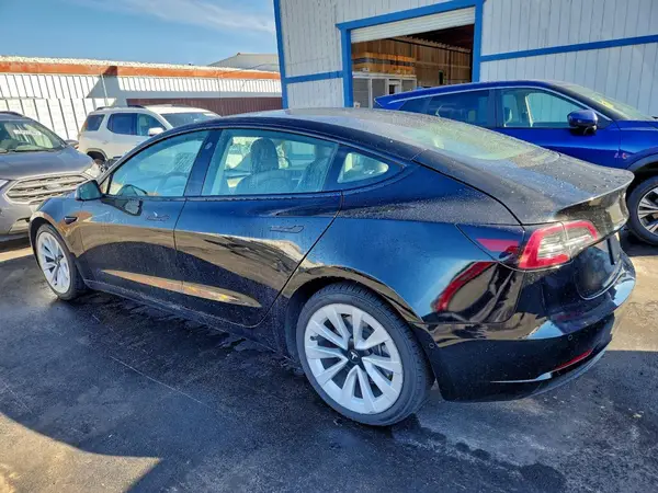 5YJ3E1EAXNF289161 2022 TESLA MODEL 3 - Image 2