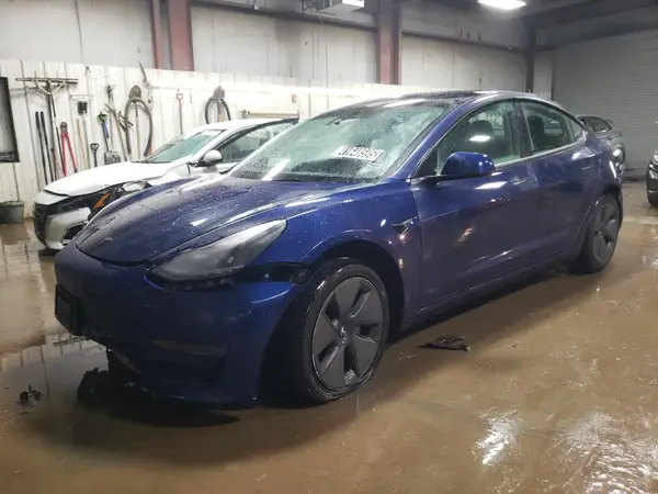 5YJ3E1EAXNF289645 2022 TESLA MODEL 3 - Image 1