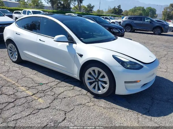 5YJ3E1EAXNF299429 2022 TESLA MODEL 3 - Image 1