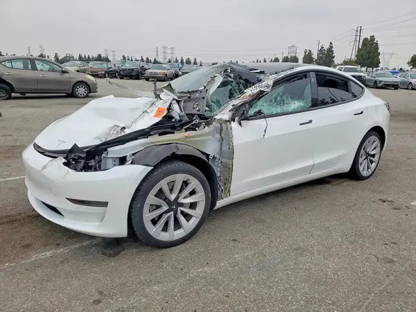 5YJ3E1EAXNF302703 2022 TESLA MODEL 3 - Image 1