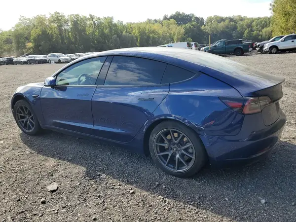 5YJ3E1EAXNF303849 2022 TESLA MODEL 3 - Image 2