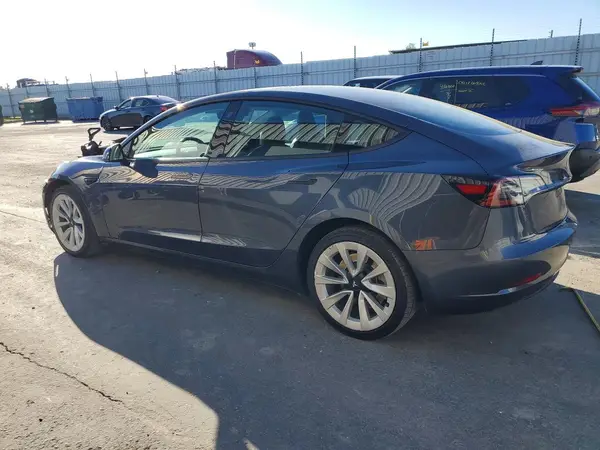 5YJ3E1EAXNF304225 2022 TESLA MODEL 3 - Image 2
