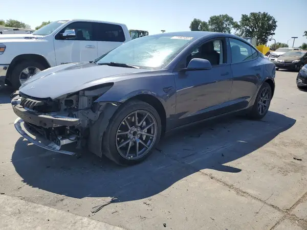 5YJ3E1EAXNF304709 2022 TESLA MODEL 3 - Image 1