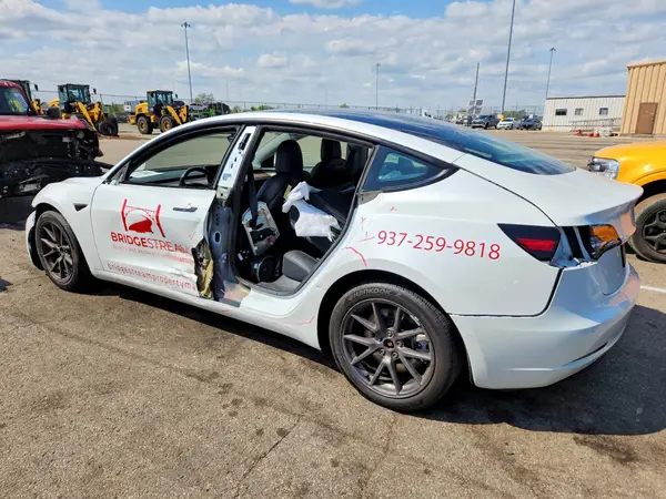 5YJ3E1EAXNF317458 2022 TESLA MODEL 3 - Image 2