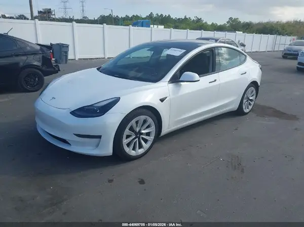 5YJ3E1EAXNF318139 2022 TESLA MODEL 3 - Image 2