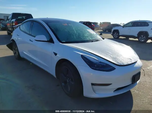 5YJ3E1EAXNF330727 2022 TESLA MODEL 3 - Image 1