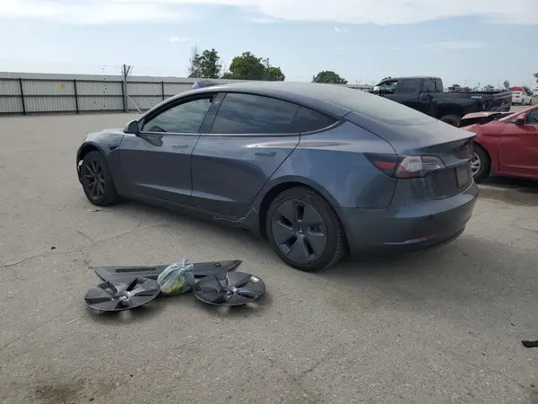 5YJ3E1EAXNF336012 2022 TESLA MODEL 3 - Image 2