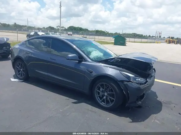 5YJ3E1EAXNF343350 2022 TESLA MODEL 3 - Image 1