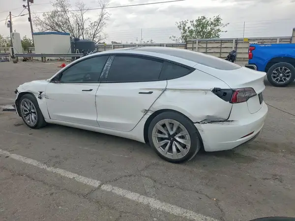 5YJ3E1EAXNF345101 2022 TESLA MODEL 3 - Image 2