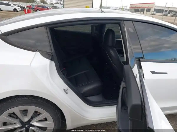 5YJ3E1EAXNF346622 2022 TESLA MODEL 3 - Image 8