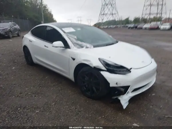 5YJ3E1EAXNF349567 2022 TESLA MODEL 3 - Image 1