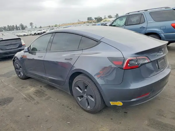 5YJ3E1EAXNF353179 2022 TESLA MODEL 3 - Image 2