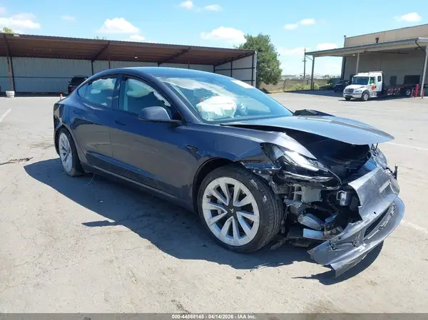 5YJ3E1EAXNF359306 2022 TESLA MODEL 3 - Image 1