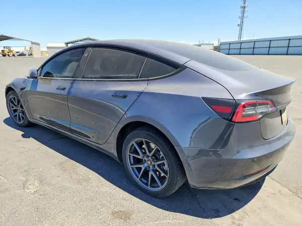 5YJ3E1EAXNF361024 2022 TESLA MODEL 3 - Image 2