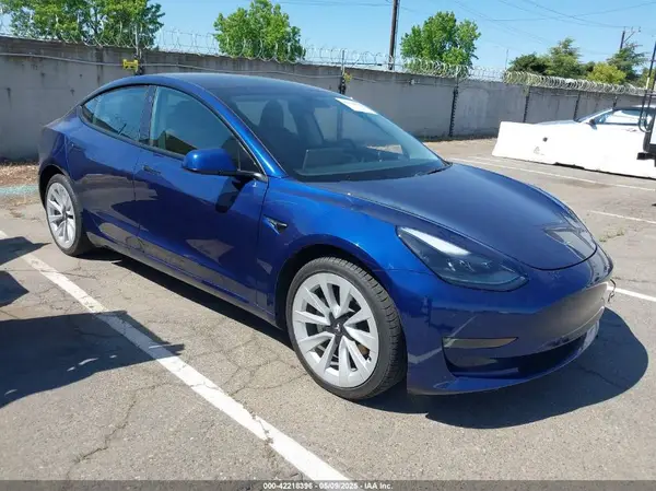 5YJ3E1EAXNF370127 2022 TESLA MODEL 3 - Image 1
