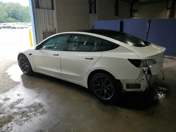 5YJ3E1EAXNF370399 2022 TESLA MODEL 3 - Image 2