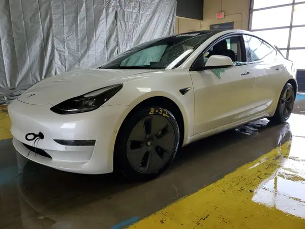 5YJ3E1EAXNF370757 2022 TESLA MODEL 3 - Image 1