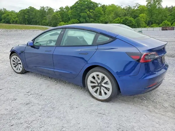 5YJ3E1EAXNF370838 2022 TESLA MODEL 3 - Image 2