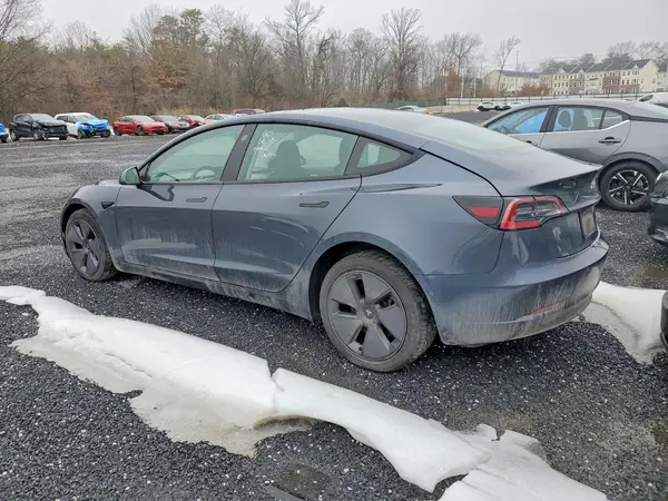 5YJ3E1EAXNF372153 2022 TESLA MODEL 3 - Image 2