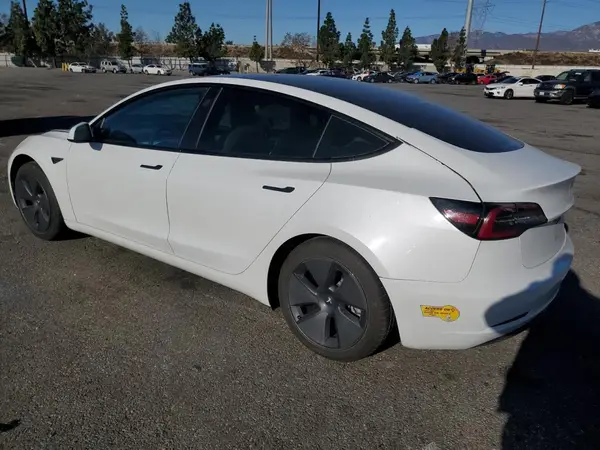 5YJ3E1EAXNF375246 2022 TESLA MODEL 3 - Image 2