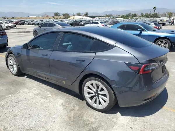 5YJ3E1EAXNF376042 2022 TESLA MODEL 3 - Image 2