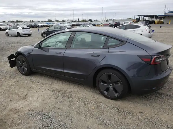 5YJ3E1EAXPF395645 2023 TESLA MODEL 3 - Image 2