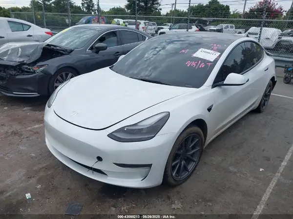 5YJ3E1EAXPF397055 2023 TESLA MODEL 3 - Image 2