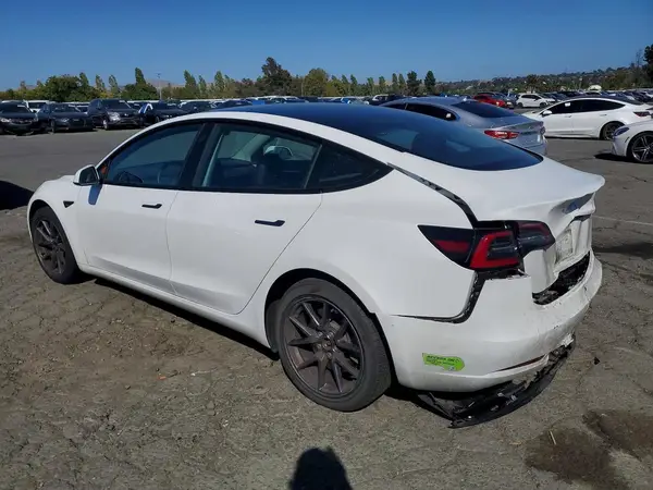 5YJ3E1EAXPF398318 2023 TESLA MODEL 3 - Image 2