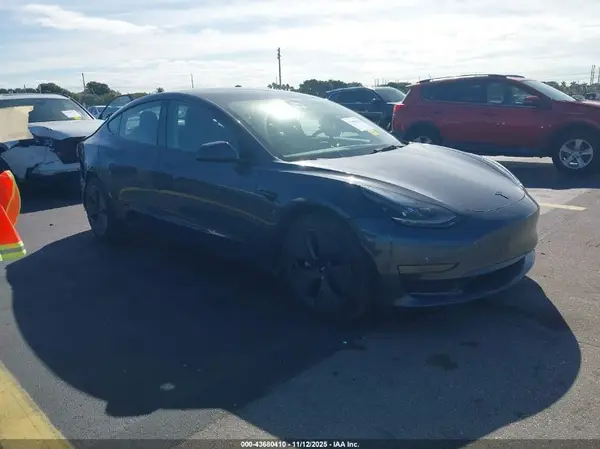 5YJ3E1EAXPF405543 2023 TESLA MODEL 3 - Image 1