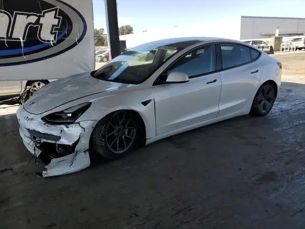5YJ3E1EAXPF405767 2023 TESLA MODEL 3 - Image 1