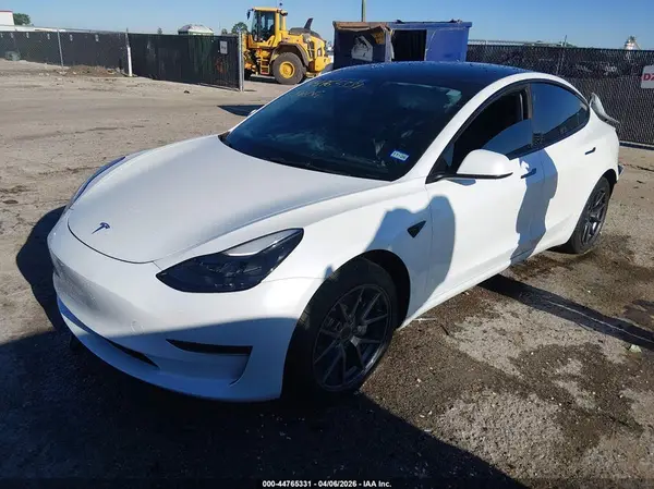 5YJ3E1EAXPF409396 2023 TESLA MODEL 3 - Image 2
