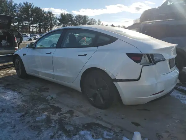 5YJ3E1EAXPF419930 2023 TESLA MODEL 3 - Image 2