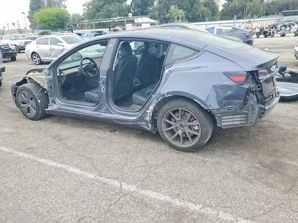 5YJ3E1EAXPF429115 2023 TESLA MODEL 3 - Image 2