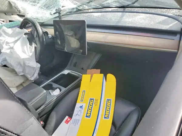 5YJ3E1EAXPF434976 2023 TESLA MODEL 3 - Image 8